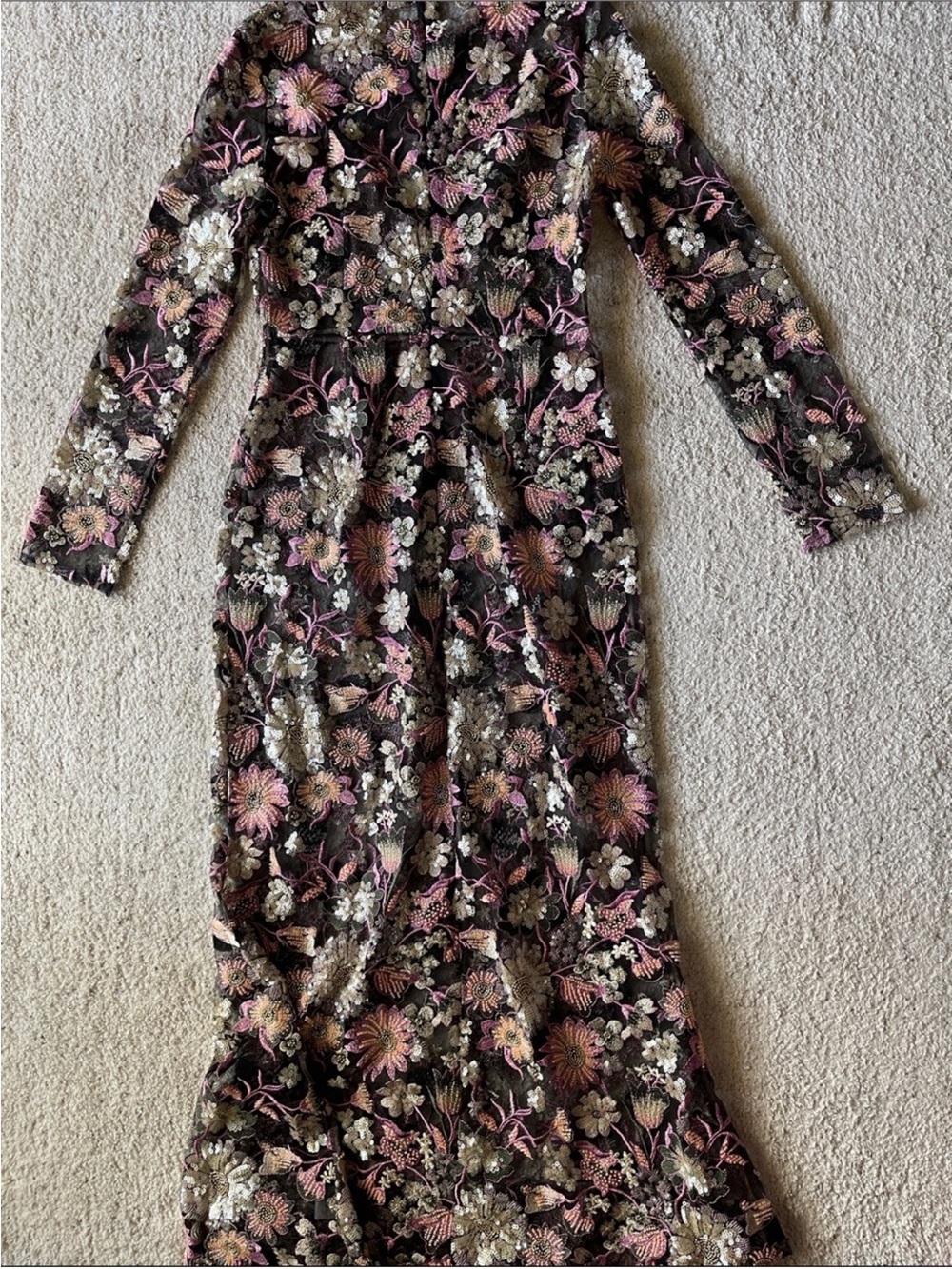 ✨NEW✨SAU LEE Goldie Dress Maxi Gown
Long Sleeve Beaded Floral - Picture 11 of 15